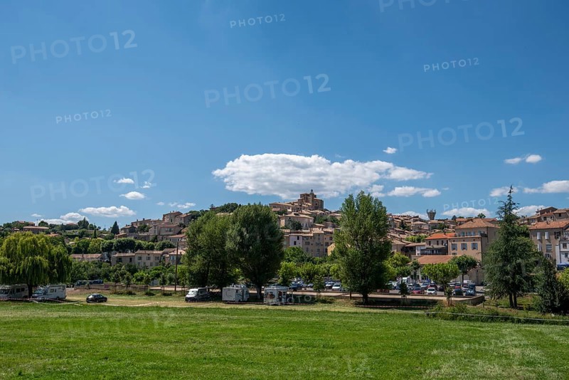 Village of Valensole, Plateau de Valensole, Département Alpes-de-Haute-Provence, Region Provence-Alpes-Côte d'Azur, France, Europe