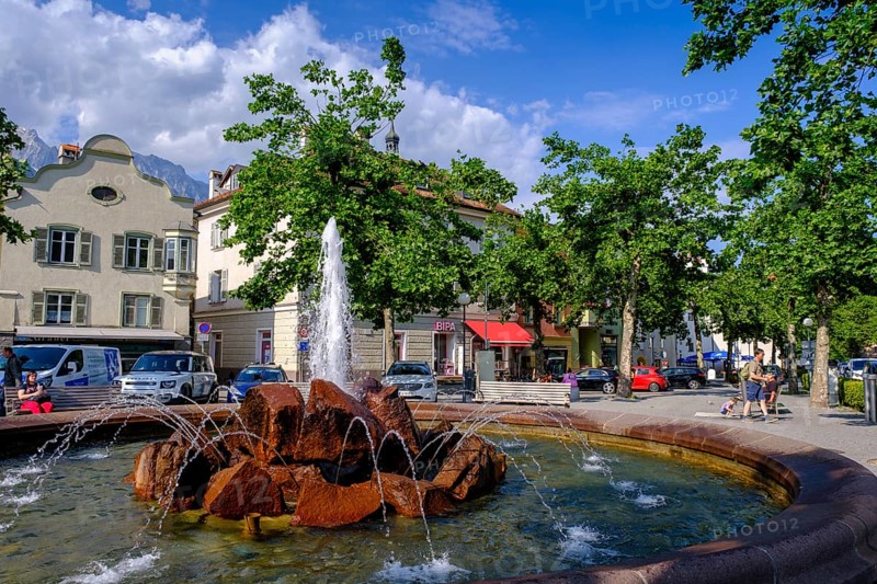 Fountain on the lower town square, Hall in Tyrol, Inntal, Tyrol, Austria, Europe