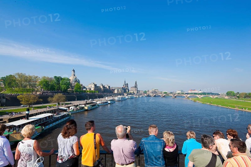 In the early hours of the morning, a section of the Carola Bridge collapsed for unknown reasons. Over a length of around 100 metres, the section on which the trams normally run collapsed into the Elbe. Image of the intact bridge from 2012, which was a popular vantage point during the steamboat parade, Carola Bridge in Dresden, Dresden, Saxony, Germany, Europe