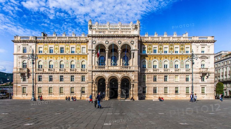 Palazzo del Governo with oriental-looking golden mosaic tiles, Piazza Unità d'Italia in the heart of the city, is surrounded on three sides by magnificent neoclassical buildings, Trieste, harbour city on the Adriatic, Friuli, Italy, Trieste, Friuli, Italy, Europe