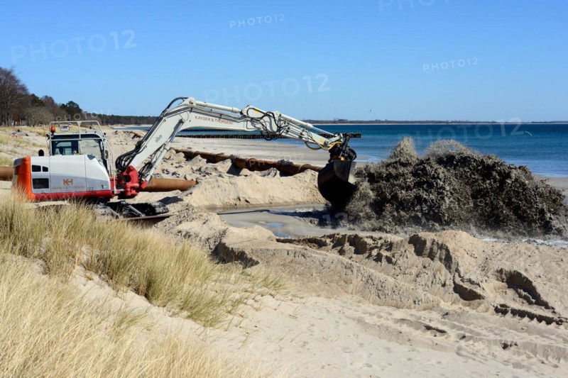 Renaturation, Repair of erosion-damaged beach. Sand is sucked up from the seabed and pumped via pipeline to the beach in Ystad, Skåne, Sweden, Baltic Sea, Scandinavia, Europe