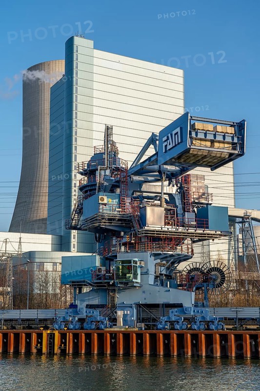 The Datteln 4 hard coal-fired power plant, operated by Uniper, on the Dormtund-Ems Canal, scheduled to go online in summer 2020 following the coal compromise, coal loading facilities, Datteln, Germany, Europe