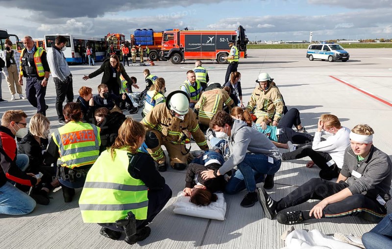 EASA emergency exercise at BER Airport, emergency services rehearsed an emergency in the aviation security area. The airport company rehearsed for an emergency together with the federal police and fire brigade as part of an emergency exercise, 11 October 2022