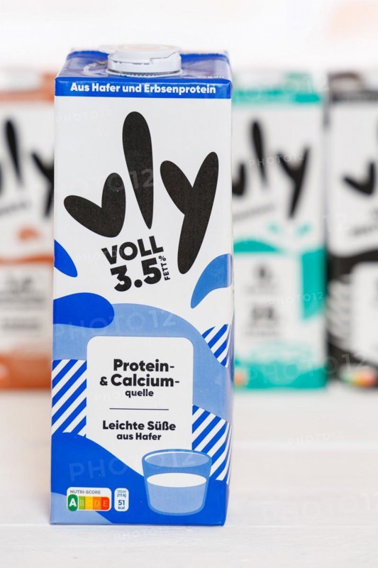 Vly vegan pea milk milk substitute different flavours