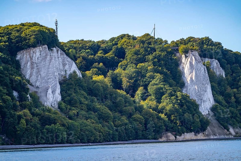 Chalk cliffs of Rügen, viewing platform at the famous rock formation Königsstuhl, in the Jasmund National Park, view of the Baltic Sea and the chalk cliff coast, between Sassnitz and Lohme, Mecklenburg-Western Pomerania, Germany, Europe