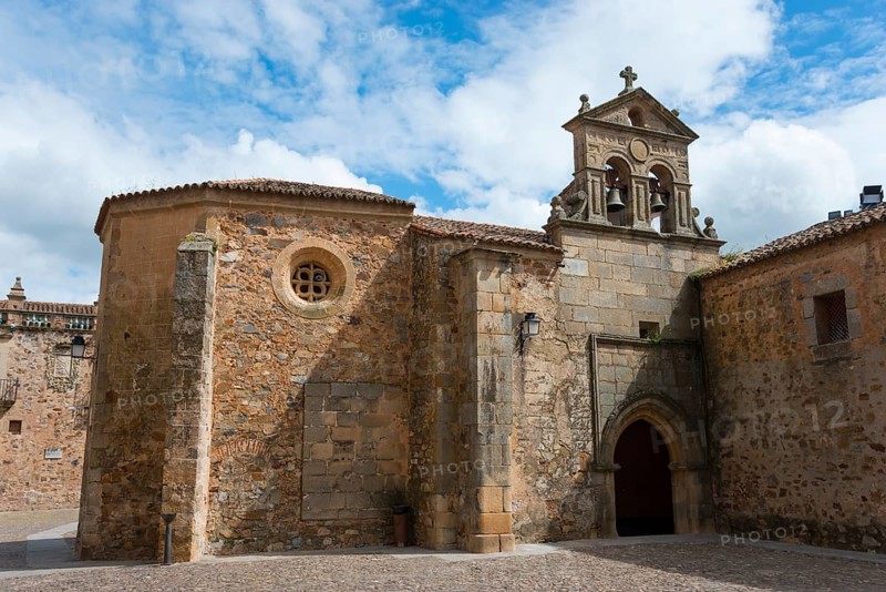 Historic church with stone walls under a blue sky, Convento de San Pablo, nunnery, old town, Cáceres, Caceres, Extremadura, Spain, Europe