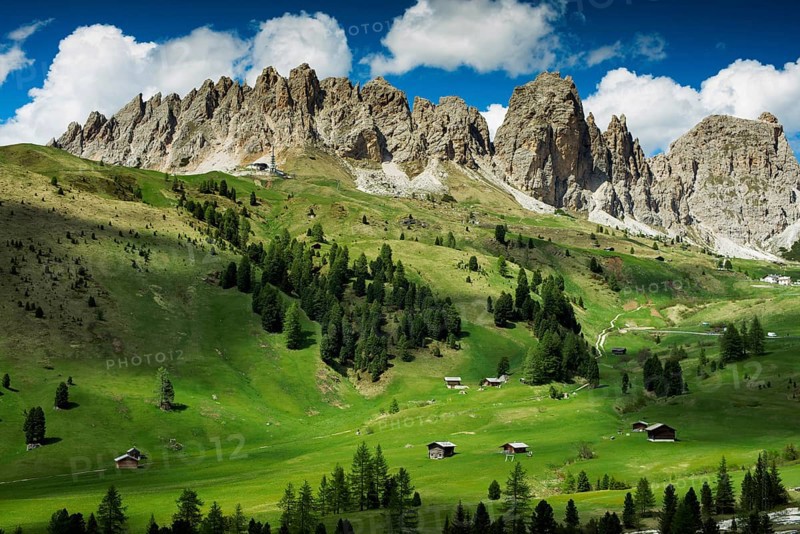 Huts on the Gardena Pass, Passo Gardena, Puez-Geisler nature park Park, Dolomites, Selva di Val Gardena, South Tyrol, Trentino-Alto Adige, Italy, Europe