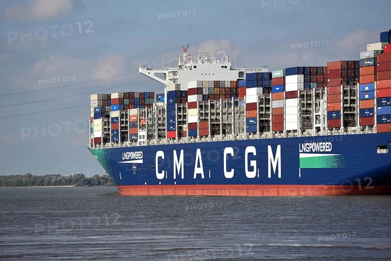 Europe, Germany, Hanseatic City of Hamburg, Port, Elbe, CMA CGM Concorde departing Hamburg for the North Sea, LNGPowered, Container, Europe