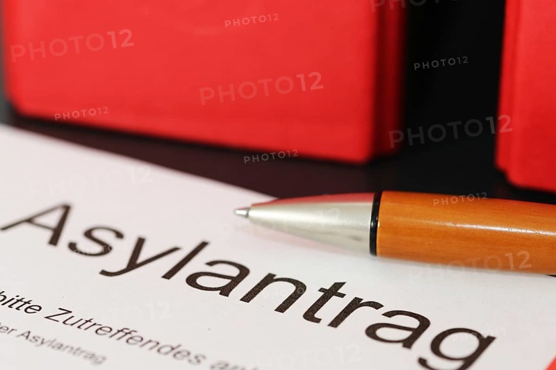 Symbolic image: Asylum application form in Germany