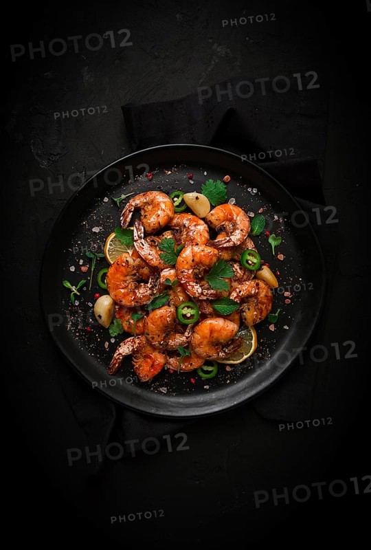 Fried shrimp, headless, with spices, grilled, homemade, no people