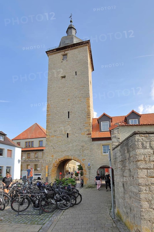 Historic Lower Gate, City Gate, City Tower, Bicycles, Volkach, Lower Franconia, Franconia, Bavaria, Germany, Europe