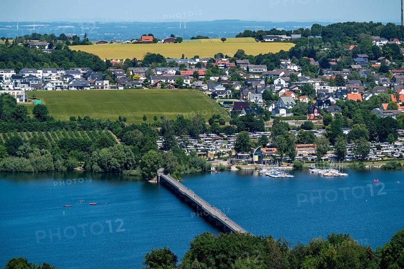 Lake Möhne, reservoir in the northern Sauerland, northern shore, the village of Körbecke, Körbecker Brücke, North Rhine-Westphalia, Germany, Europe