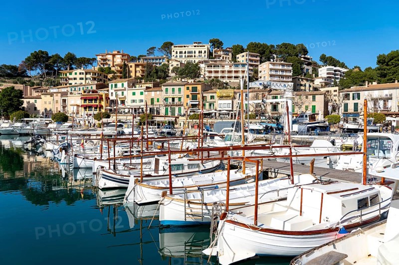 Coastal town of Port de Sóller in the north-west of the island, near Alconàsser, Serra de Tramuntana, Majorca, Spain, Europe