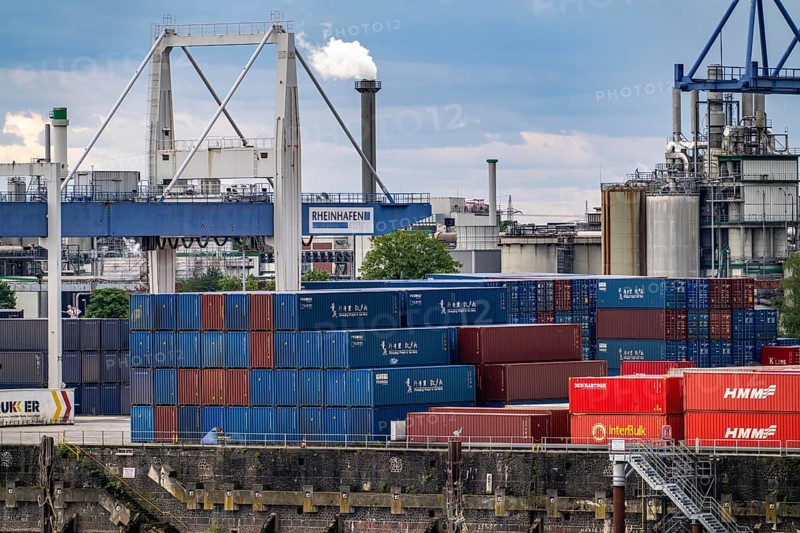 Container terminal in the Rhine port of Krefeld, inland port, 4th largest public port in North Rhine-Westphalia, trimodal handling of goods, goods, containers, general cargo, North Rhine-Westphalia, Germany, Europe