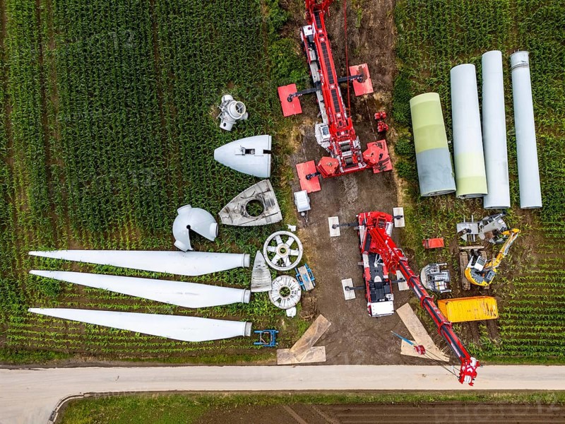 Repowering, dismantled Enercon E-58 wind turbine in a wind farm near Issum, 9 older wind turbines that have been in operation for over two decades are being replaced by a total of four Enercon E-160 turbines, under construction, with a total output of 22 megawatts, Lower Rhine, North Rhine-Westphalia, Germany, Europe