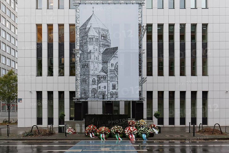 Memorial stone and large photo of the old synagogue at its former location in Kasernenstraße, installation by artist Mischa Kuball to commemorate the Reichspogromnacht 1938, Düsseldorf, North Rhine-Westphalia, Germany, Europe