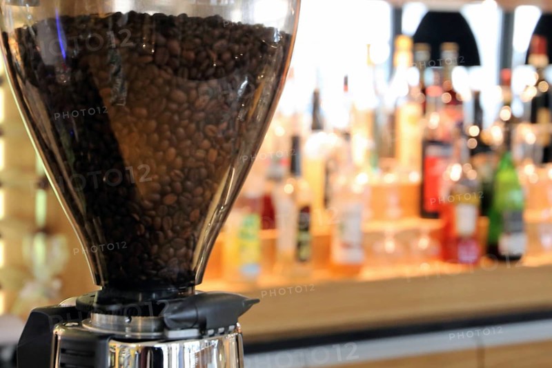 Coffee grinder, coffee dispenser
