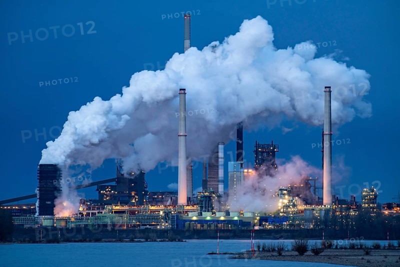 Rhine at Duisburg Bruckhausen, Marxloh, Thyssenkrupp Steel steelworks, blast furnaces, sintering plant, discharge cloud of the Schwelgern coking plant, cargo ships, Duisburg, North Rhine-Westphalia, Germany, Europe