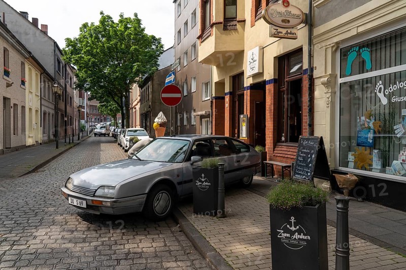 Restaurant, Café zum Anker, crime scene inspector Horst Schimanski cult pub, original Citroën CX company car from Schimmi, harbour district Duisburg-Ruhrort, North Rhine-Westphalia, Germany, Europe