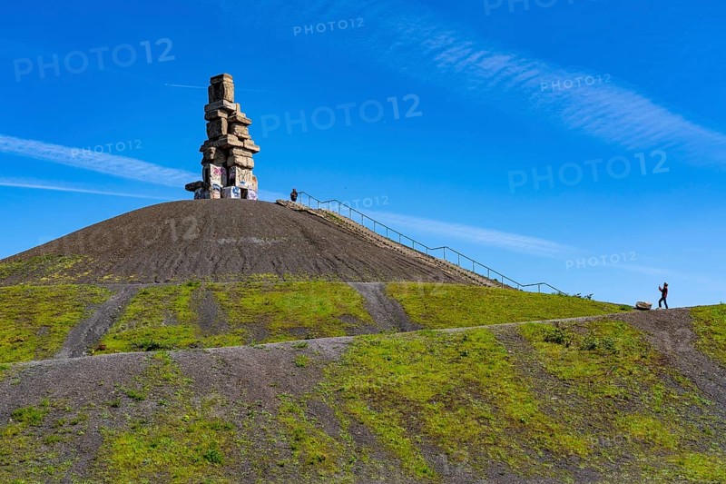Rheinelbe spoil tip in Gelsenkirchen, 100 metre high spoil tip, landscape park, with the sculpture Himmelsleiter, made from concrete parts of the former Rheinelbe colliery, Gelsenkirchen, North Rhine-Westphalia, Germany, Europe