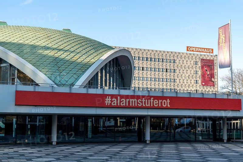 Closed opera house, #alarmstuferot campaign, due to the corona crisis, during the second lockdown, Dortmund, North Rhine-Westphalia, Germany, Europe