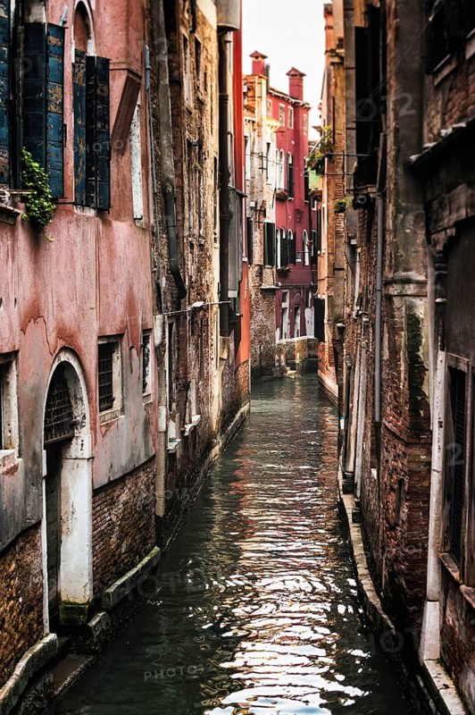 Waterway with alley in the old town, old building, city trip, holiday, travel, tourism, lagoon city, historic, history, dilapidated, dilapidating charm, building history, architecture, historical, gondola, building, sightseeing, facade, world cultural heritage, UNESCO, endangered, flood, culture, honeymoon, Middle Ages, environment, cruise, carnival, catholic, Venice, Italy, Europe