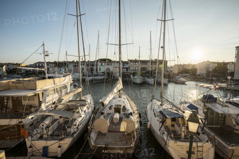 Panorama, Sunset, Port Grimaud, Bay of St. Tropez, Département Var, Cote d'Azur, Provence-Alpes-Côte d'Azur, South of France, France, Europe
