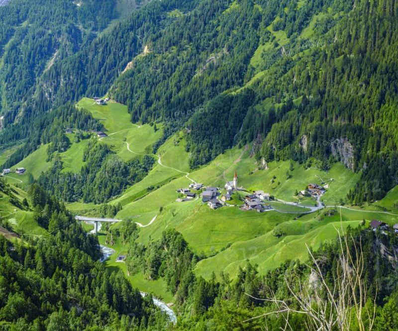 Picturesque mountain landscape and view over the Passeier Valley above Rabenstein, moss in Passeier, South Tyrol, Italy, Europe