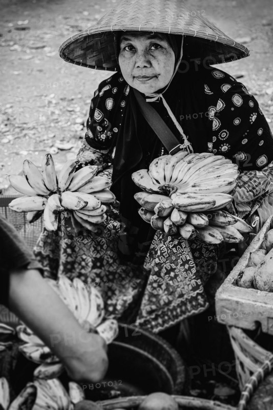 Traditional authentic food market, seller, woman, fruit, vegetable, fresh, food, nutrition, sale, trade, bazaar, authentic, disease vector, food law, food control, stall, asian, vegetable market, local, hygiene, virus, tradition, traditional, health, marketplace, market hall, tropical, travel, tourism, culture, poverty, presentation, cleanliness, person, muslim, islam, black and white, monochrome, Lombok, Indonesia, Asia