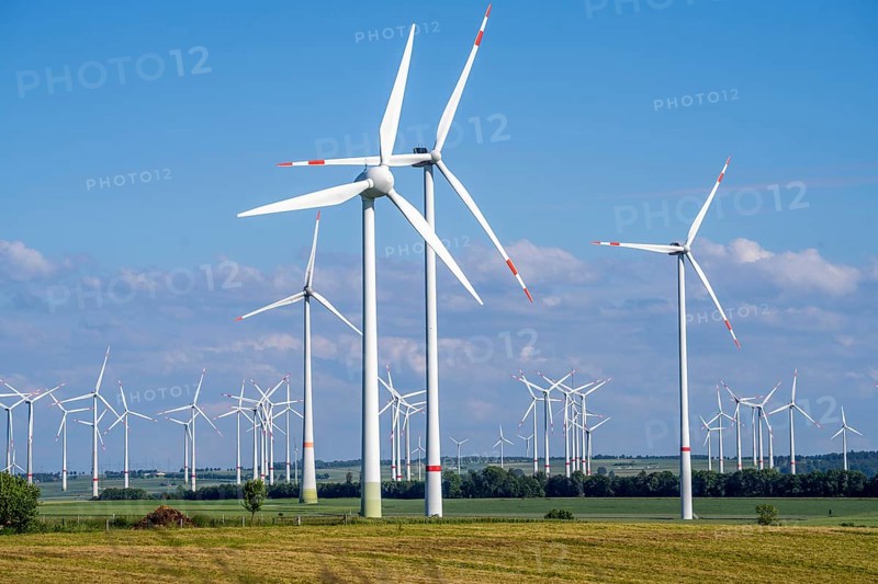 Wind farm north-east of Bad Wünnenberg, East Westphalia Lippe, Paderborn district, with the A44 motorway running through the middle, North Rhine-Westphalia, Germany, Europe