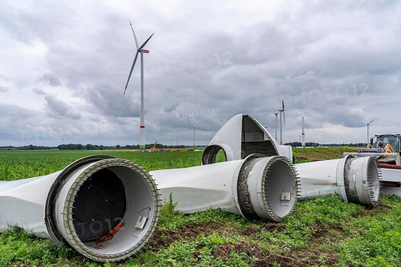 Repowering, dismantled Enercon E-58 wind turbine in a wind farm near Issum, 9 older wind turbines that have been in operation for over two decades are being replaced by a total of four Enercon E-160 turbines, under construction, with a total output of 22 megawatts, Lower Rhine, North Rhine-Westphalia, Germany, Europe