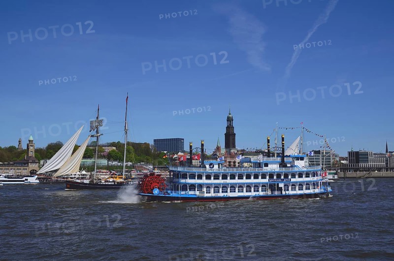 Europe, Germany, Hamburg, Elbe, View across the Elbe to the Michel, Paddle steamer Louisiana Star in front of the Baumwall, Hamburg, Hamburg, Federal Republic of Germany, Europe