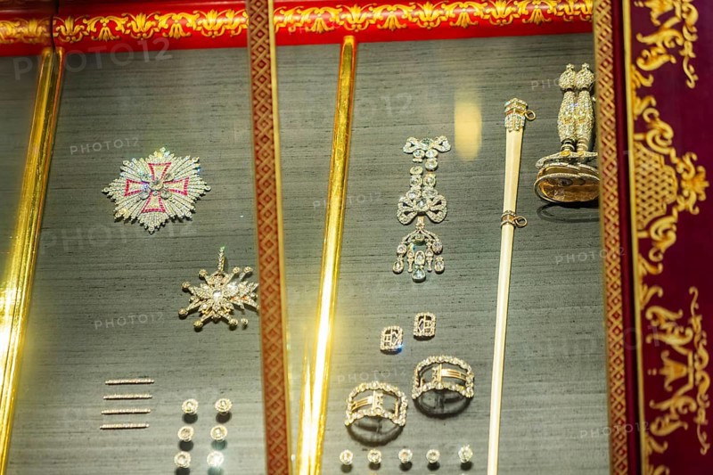 In December 2022, the Dresden public prosecutor's office, the Soko Epaulette and the LKA Saxony succeeded in recovering a significant proportion of the stolen goods taken during the burglary of the Historic Green Vault. Despite the ongoing seizure by the district court, it is now possible for the first time to exhibit the jewels in their original location and to experience the Historic Green Vault almost in its entirety., Presentation of the recovered jewels from the Historic Green Vault, Dresden, Saxony, Germany, Europe