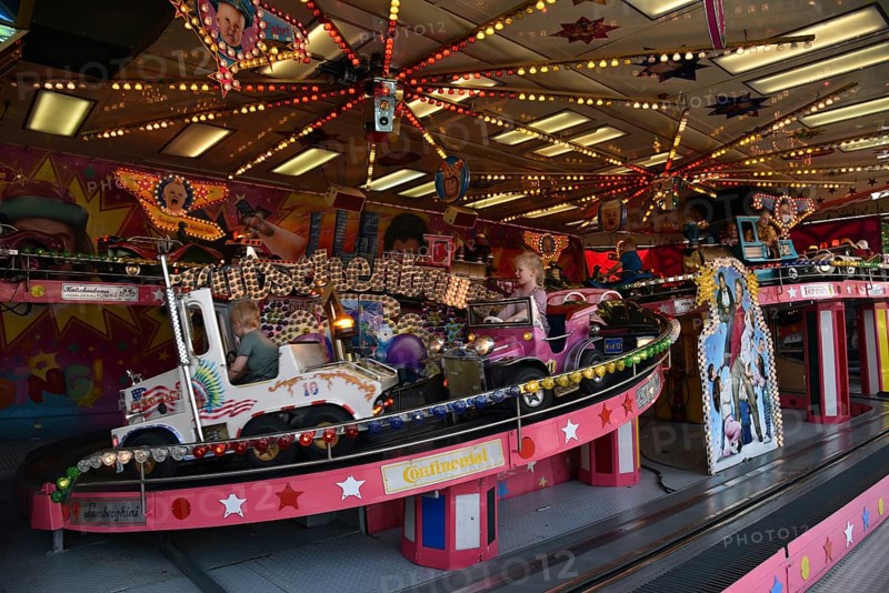 Europe, Germany, Hamburg metropolitan region, Niederschsen, Stade district, Buxtehude, Neukloster, Whitsun market, approx. 130 showmen, carriage builders, fairground rides every year, Europe