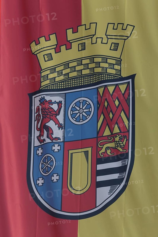 Flag with coat of arms at Oberstein Castle, yellow, red, blue, detail, Idar-Oberstein, Hunsrück, Rhineland-Palatinate, Germany, Europe