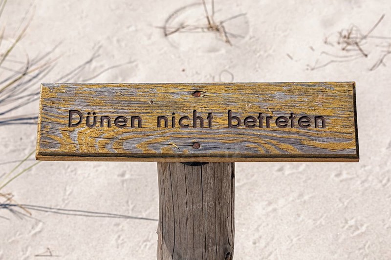 Dunes, No trespassing sign, circular hiking trail, nature reserve, Darßer Ort, Born a. Darß, Mecklenburg-Western Pomerania, Germany, Europe