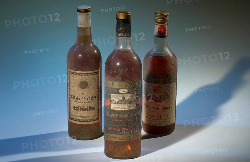 Red wine Bordeaux, France, Graves des Vayres, old bottles, cellar find, 1964s and 1967s, Europe
