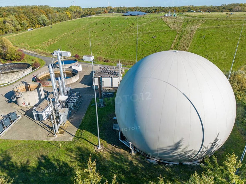Biogas storage, biogas treatment plant, purification of biogas from organic waste, green waste and contents of the organic waste bin, from households, biogas is produced in a fermenter over a period of more than 18 days, this is then purified in the biogas treatment plant and fed into the natural gas grid as pure biogas, supplying over 1500 households with heat every year, Coesfeld, North Rhine-Westphalia, Germany, Europe
