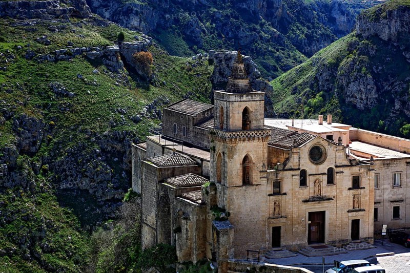 Chiesa di San Pietro Caveoso in the Sassi area, The Church of Saints Peter and Paul, popularly known as the Church of San Pietro Caveoso, cave dwellings, Matera, Basilicata, Italy, Europe