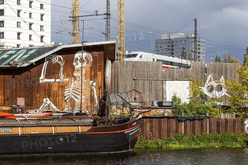 Holzmarkt 25, urban neighbourhood in Berlin-Friedrichshain. Internationally recognised example of user-driven urban development. Park with a popular view of the riverside, unconventional bars and food stalls. Cityscape Berlin, Germany, Europe