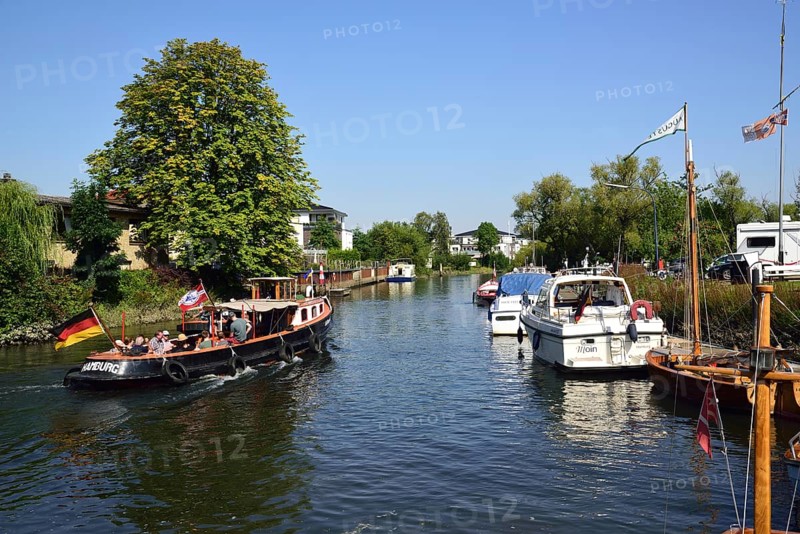 Europe, Germany, Lower Saxony, Buxtehude, Hamburg Metropolitan Region, Este, harbour, waterfront living, Hamburg, Hamburg, Federal Republic of Germany, Europe