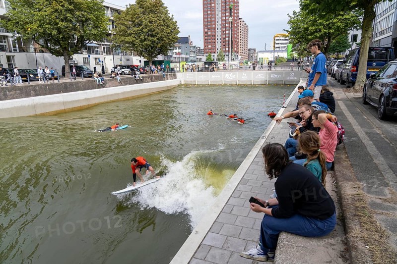 Surfing facility in the city centre of Rotterdam, Rif010, supposedly the world's first wave facility for surfers in a city, in the Steigersgracht, a 130 metre long and 21 metre wide wave pool was built in the existing canal, waves up to 1.5 metres high can be generated, every 7 seconds a wave breaks for the surfers, the 4.5 million litres in the pool, water is moved by 8 wave machines, Netherlands