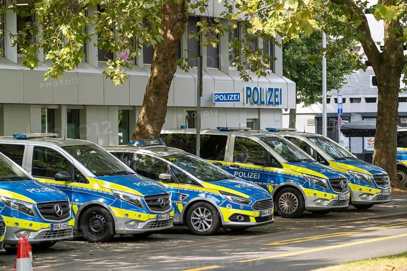 Police station, at Heinrich-Heine-Allee, old town police station, police vehicles, patrol cars, in front of the station, in Düsseldorf, North Rhine-Westphalia, Germany, Europe