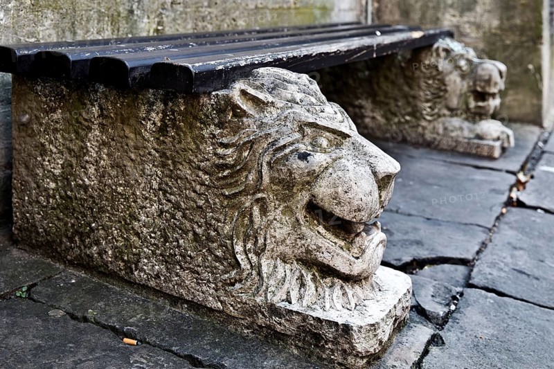 Lion figures as a bench at the cathedral, St. Blasii Cathedral in Braunschweig, Lower Saxony, Germany, Europe