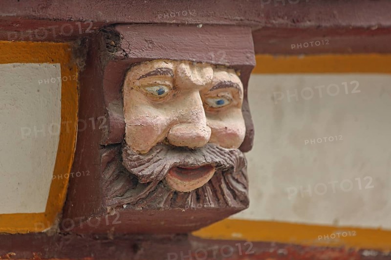 Wood carving with envious head symbolising envy, resentment, jealousy, grimace, allegory, allegory, detail, House of the Seven Vices, Brückenstraße, Old Town, Limburg, Hesse, Germany, Europe