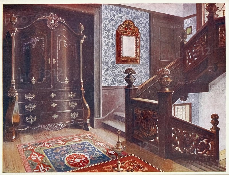 Furniture around the turn of the century 1900, Carved walnut bombé armoire with chased mounts (1910, 1911), Carved walnut bombé armoire with chased mounts (1910, 1911) .jpg