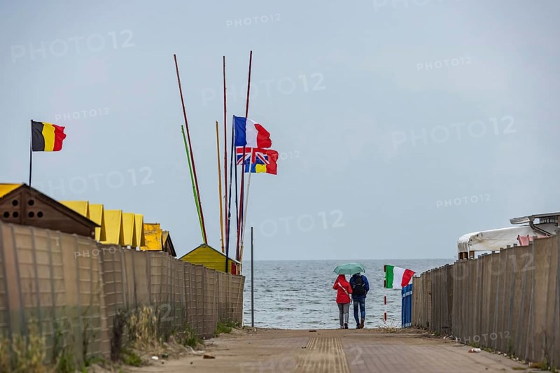 Bagni Lungomare, Chioggia. Bathing beach on the Adriatic in bad weather. All deckchairs are free. Chioggia, Veneto, Italy, Europe