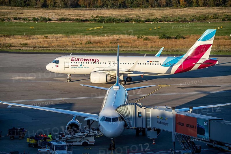Eurowings Airbus A320neo, taxiing to Terminal 1 C-Gates after landing, Eurowings Airbus at the gate, Cologne-Bonn Airport, CGN, North Rhine-Westphalia, Germany, Europe