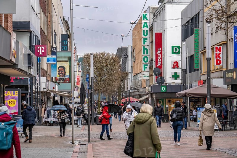 Galeria Kaufhof department stores' in the city centre of Gelsenkirchen, on Bahnhofstraße, is affected by the department stores' group's closure plans and is due to close at the end of June 2023, North Rhine-Westphalia, Germany, Europe