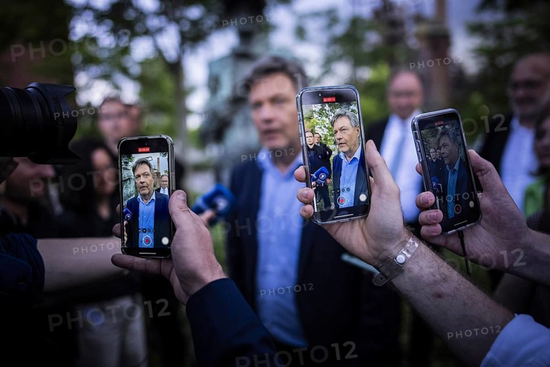 The Federal Minister for Economic Affairs and Climate Protection Robert Habeck (Alliance 90/The Greens) on the road in Dortmund. Press statement on the announcement of Annalena Bärbock's decision not to run for chancellor Photographed on behalf of the BMWK